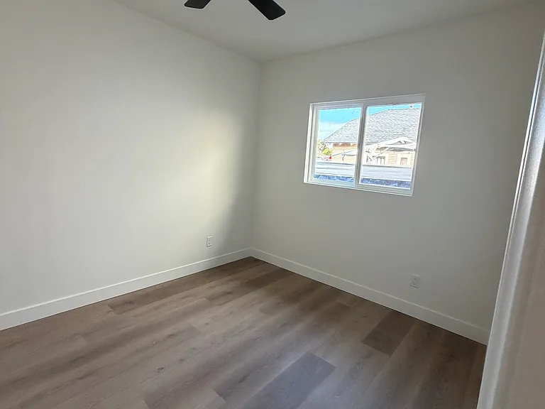 2122 J St #1/2 — Photo 6