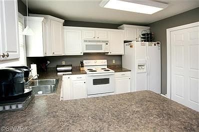 4th image of 5827 Coddington Ln