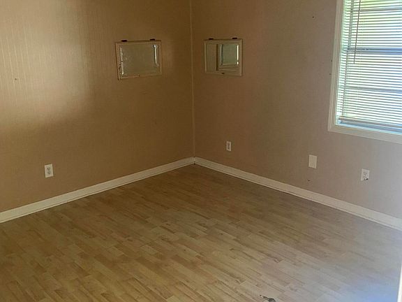 5th image of 300 Woodrow St #2