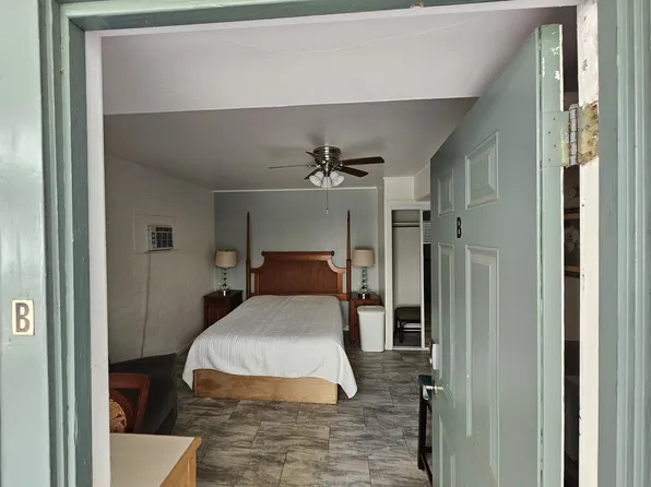 439 Nahua St #B, Honolulu, HI 96815