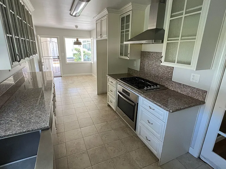 2355 Montecito Dr — Photo 5