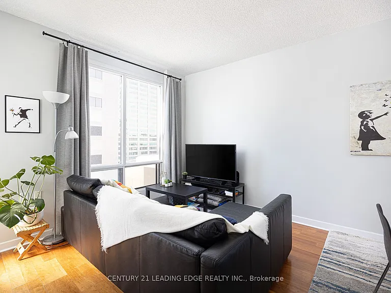 85 Bloor St E #1413 — Photo 9