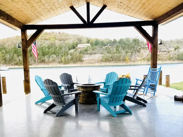 188 S River Front Dr, Clifton, TN 38425