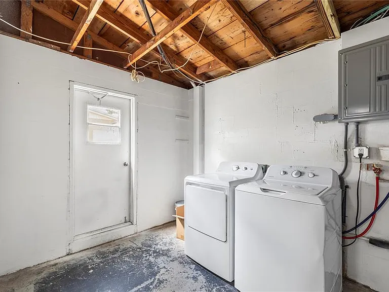 10803 Hyssop St — Photo 16