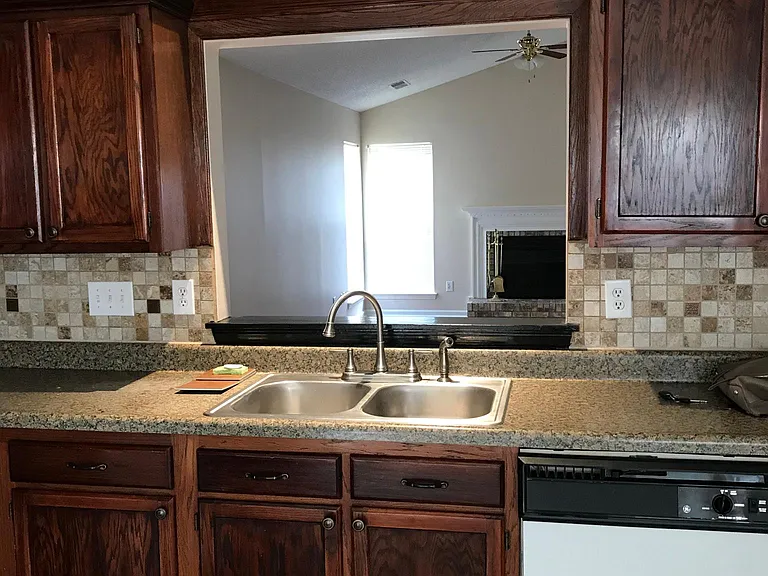 4211 Compton Ct — Photo 3