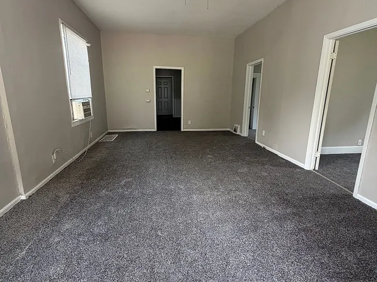 513 E Colorado Ave — Photo 2
