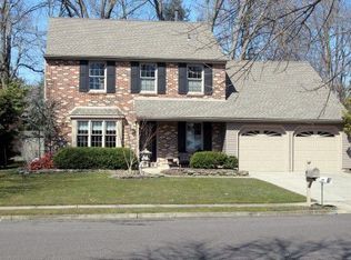 4 Sheffield Ct, Mount Laurel, NJ 08054