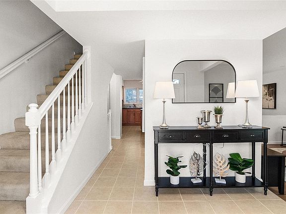 4th image of 840 Coalport Dr