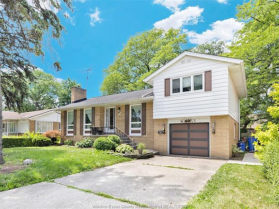 3rd image of 3483 Dougall Ave