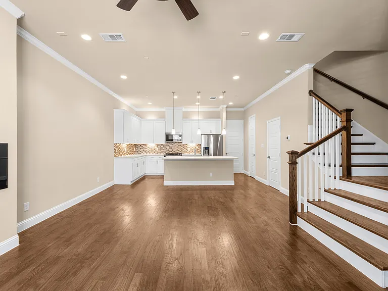 2952 Sheridan Dr — Photo 31