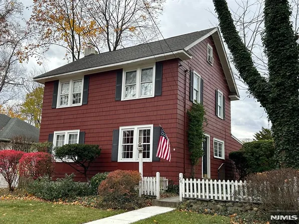 25 Cherry Pl, Hillsdale, NJ 07642