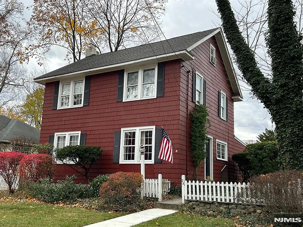 25 Cherry Pl photo 1