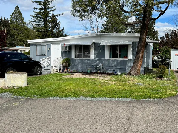 1246 N 2nd Ave #10, Gold Hill, OR 97525