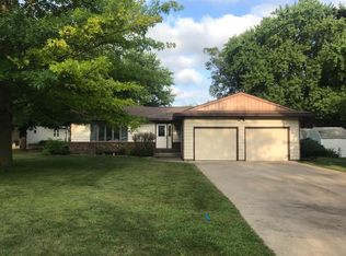 100 Shady Ln, Jackson, MN 56143