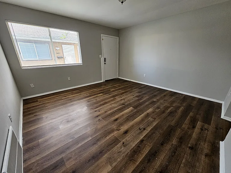 2404 Velma Ave — Photo 4