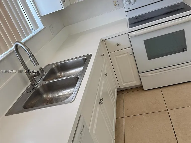 3826 SW 48th Ave #3826 — Photo 14