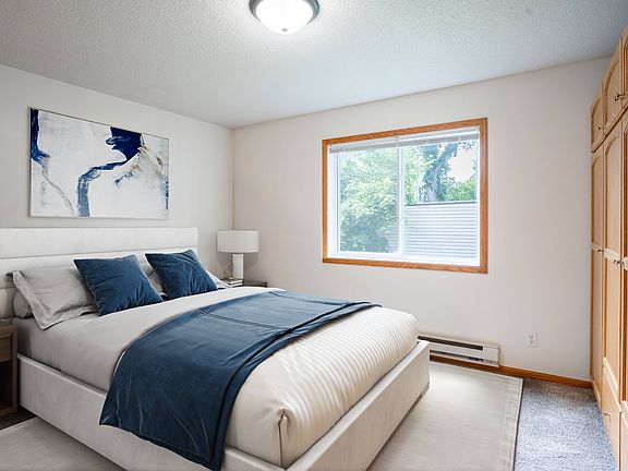 Fargo, ND Crown Court Apartments | 21A | Bedroom