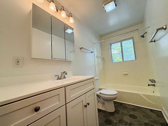 5th image of 109 Northview Dr Unit 7