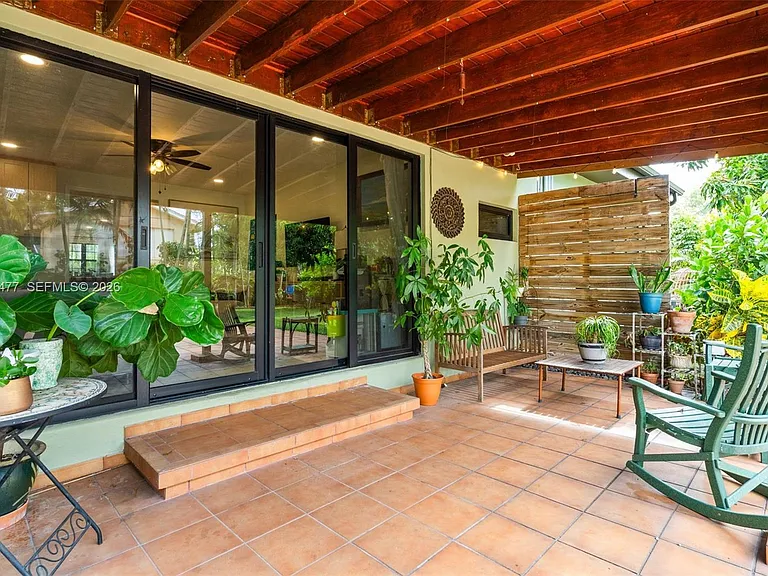 550 Westward Dr — Photo 25