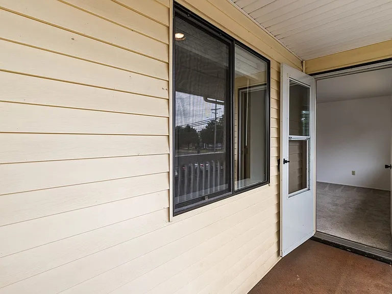 Heart of Downtown Lynden - Heritage Apartments — Photo 18