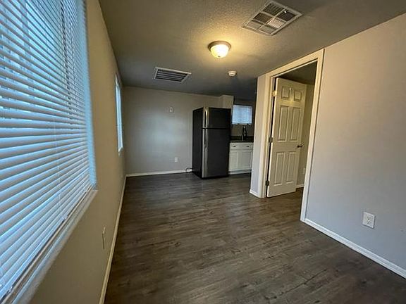 4th image of 4042 S 17th St #7