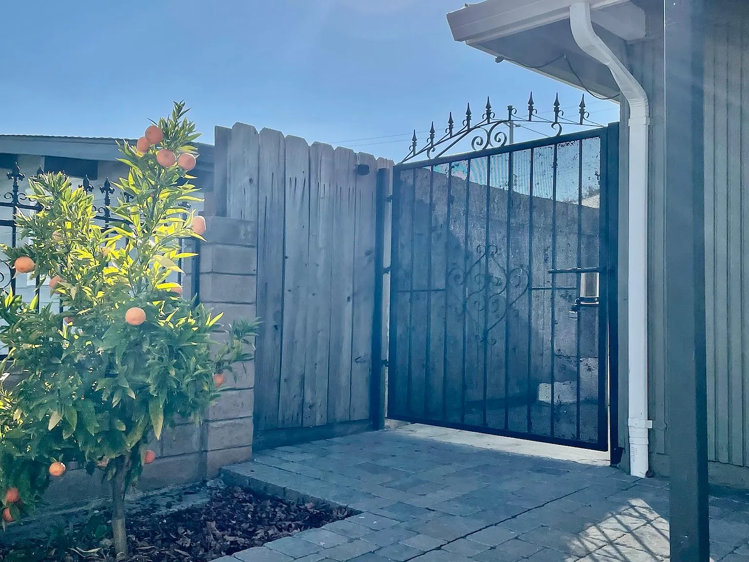 1913 Sumatra Ave — Photo 2