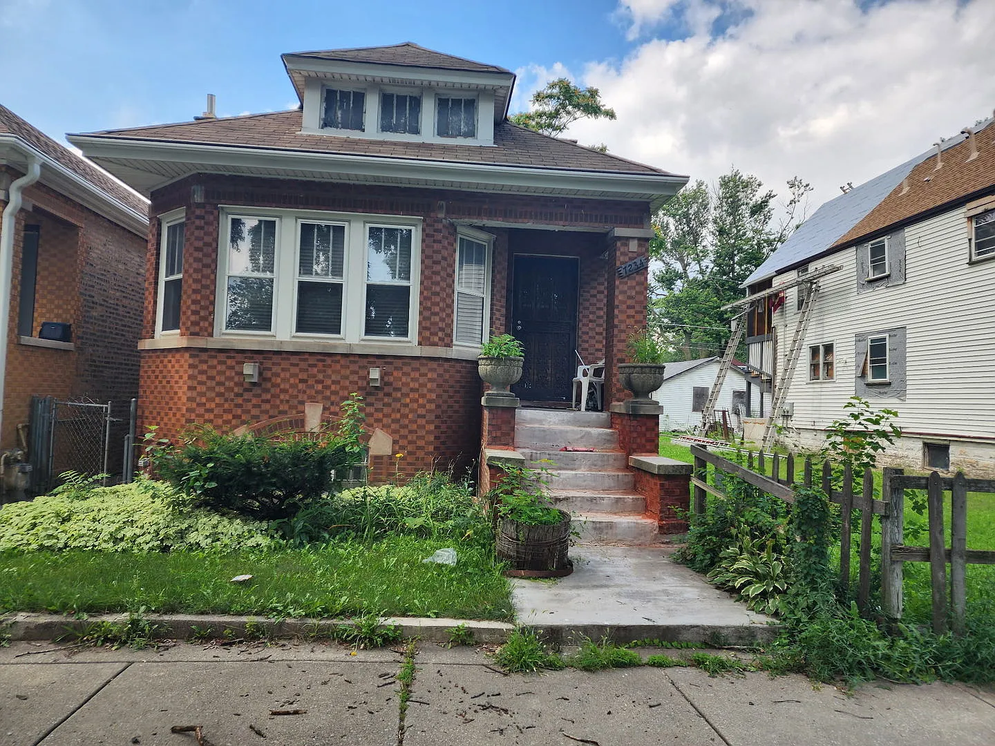 7234 S Wood St photo 1