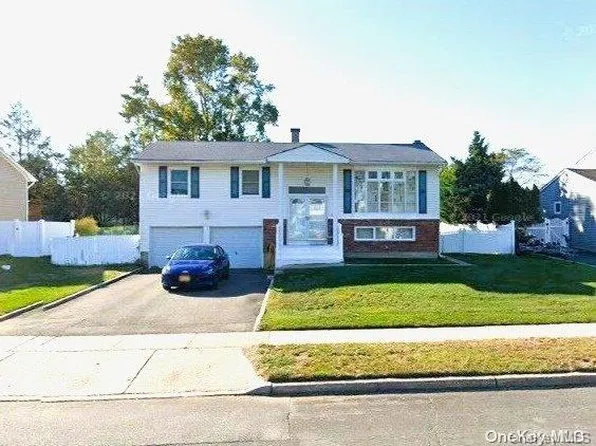 90 Ashland Drive, Kings Park, NY 11754
