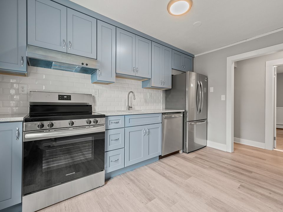 Unit 17B kitchen