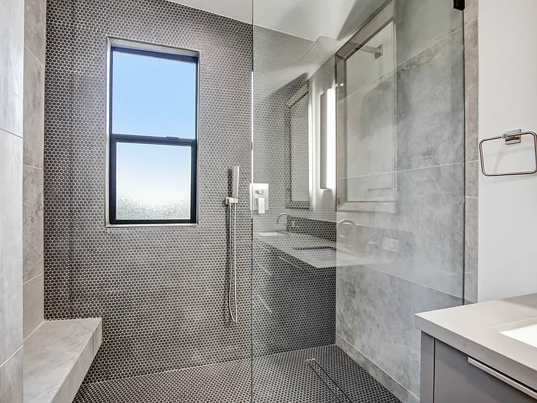 6410 Franrivers Ave — Photo 13