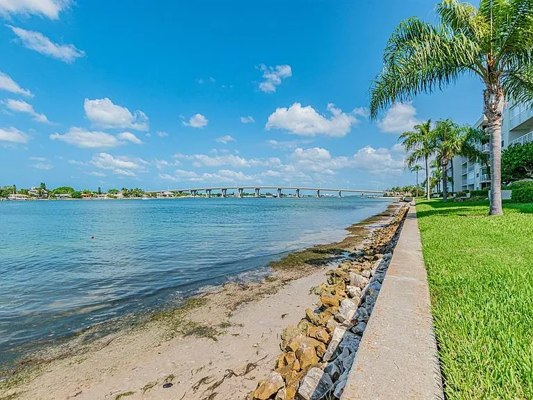 6085 Bahia Del Mar Cir #468 — Photo 23
