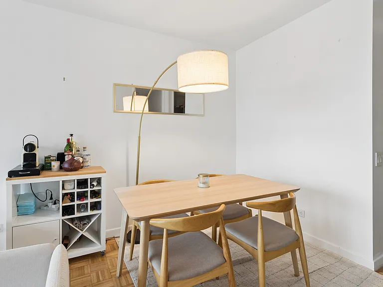 500 W 43rd St #14B — Photo 2