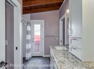 1055 Laguna Dr, Carlsbad, CA 92008
