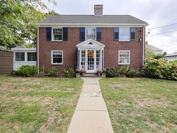 25 Brewster Rd, Framingham, MA 01702