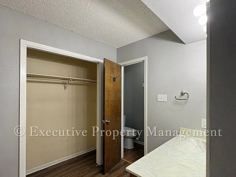 410 Jeffrey Ln — Photo 24