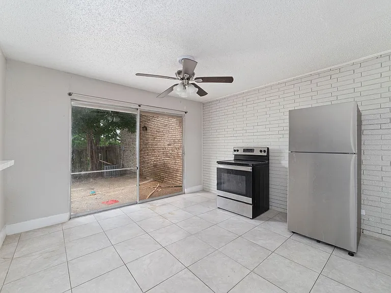 Newly Renovated Apartment In Houston — Photo 7