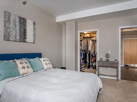 5th image of 600 W Drummond Pl APT 314