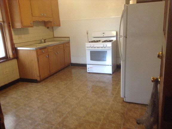5th image of 7039 S Artesian Ave #1