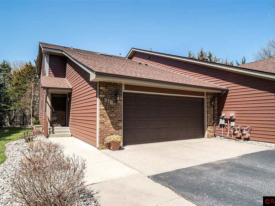1st image of 218 Woodhaven Ln