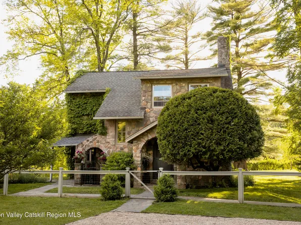 21-23 Library Lane, Woodstock, NY 12498
