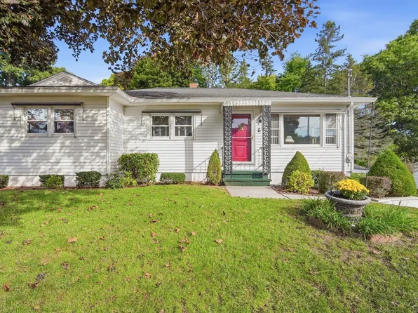 6 Sasur St, Three Rivers, MA 01080