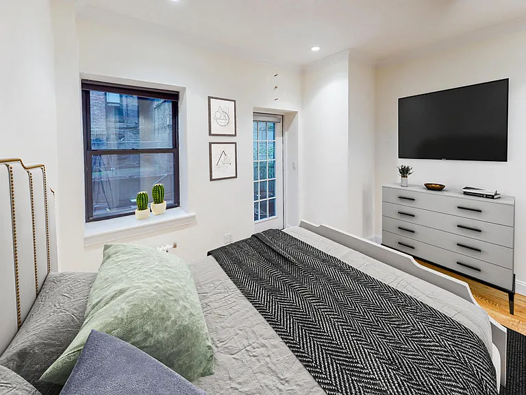 216 E 95th St #1W — Photo 3