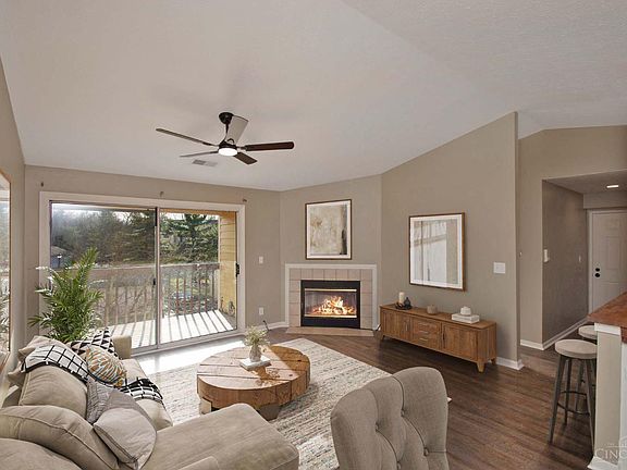 2nd image of 971 Cedar Ridge Dr APT 11