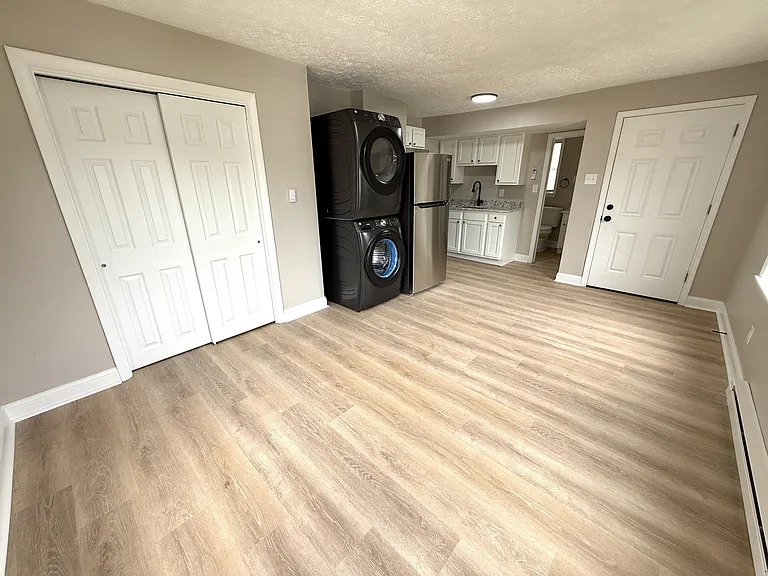 121 N Broadway St #5 — Photo 2