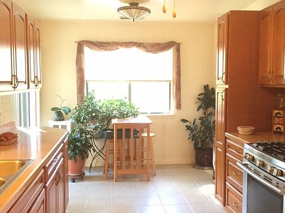 2nd image of 481 Thornhill Ln APT A2