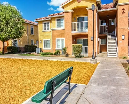 Summerview Apartments Photo 1