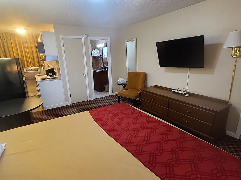Presque Isle Extended Stay Suites — Photo 40