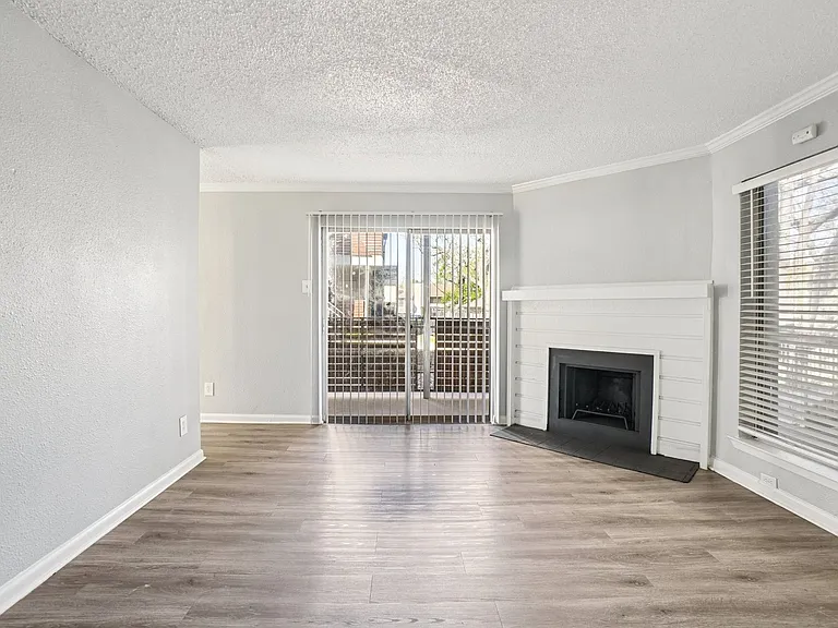 Don't Miss Out Biltmore Homes Leasing Fast — Photo 40