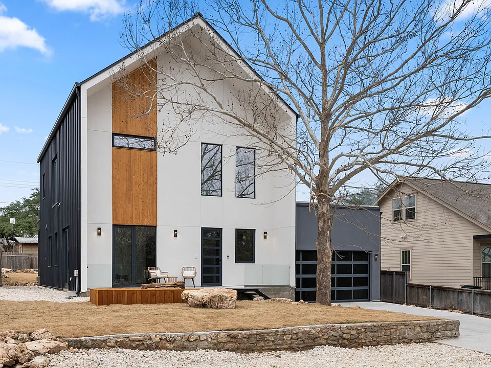2915 Chisholm Trl