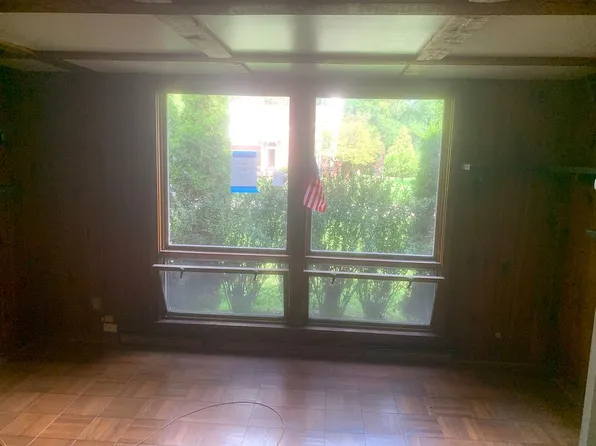 38907 89th St, Burlington, WI 53105